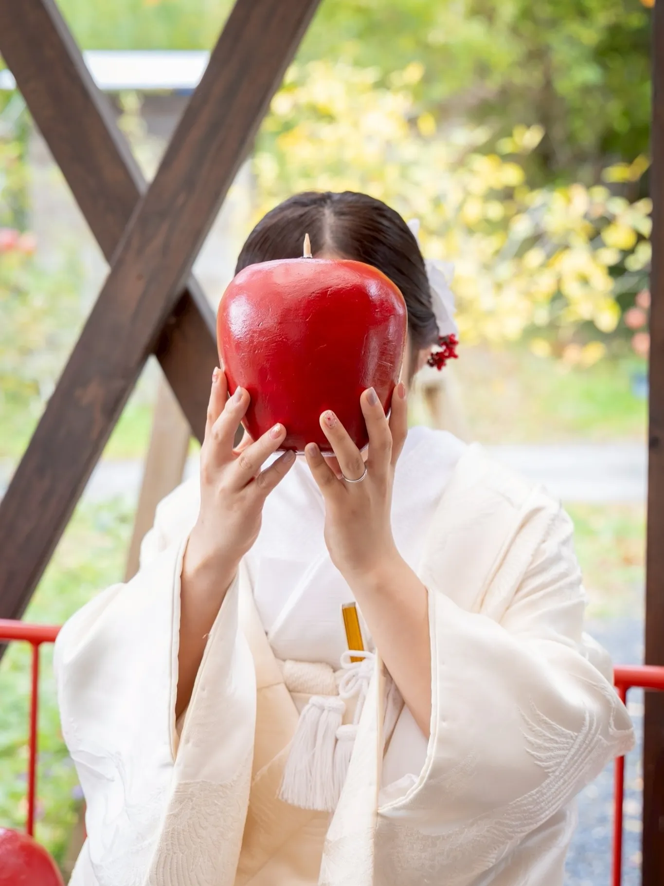 【大子町のりんご園でウェディングフォト】