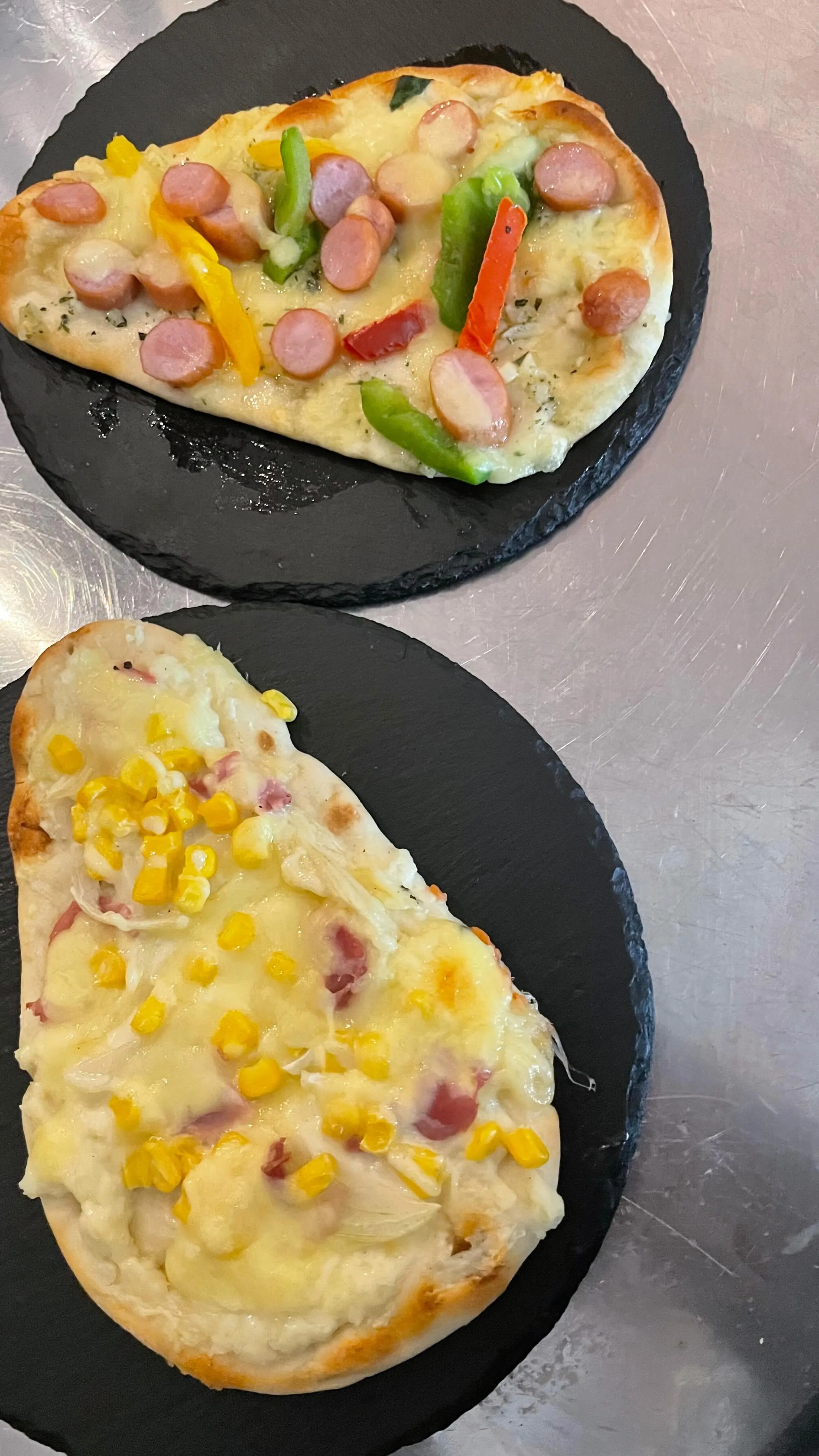 ナーンピザの食べ放題　2000円